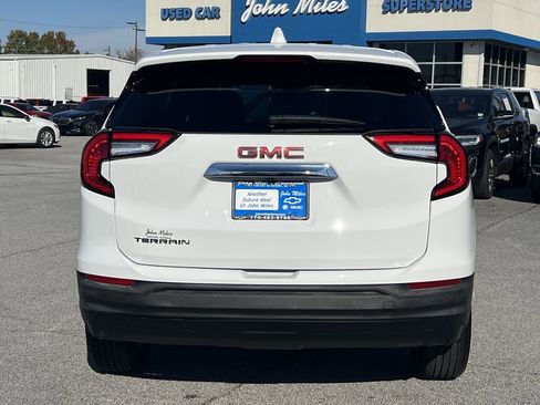 Used 2024 GMC Terrain SLE image 22
