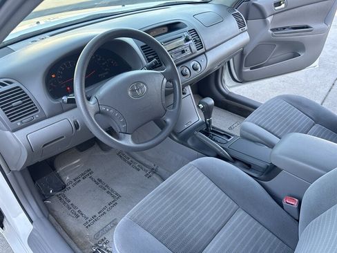 Used 2005 Toyota Camry LE FWD image 23
