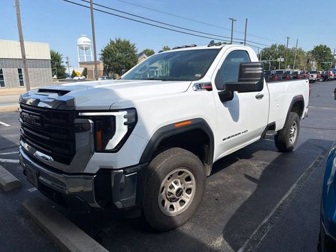 Used 2024 GMC Sierra 3500 Pro w/ Convenience Package AWD/4WD image 2