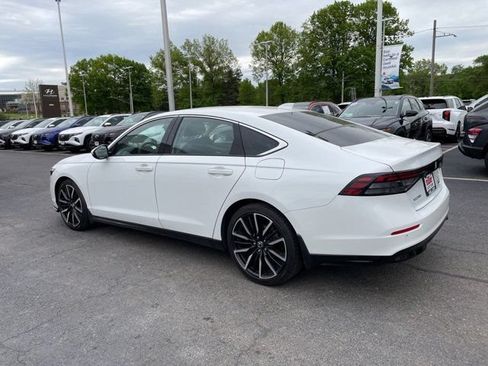 Used 2023 Honda Accord Touring image 5