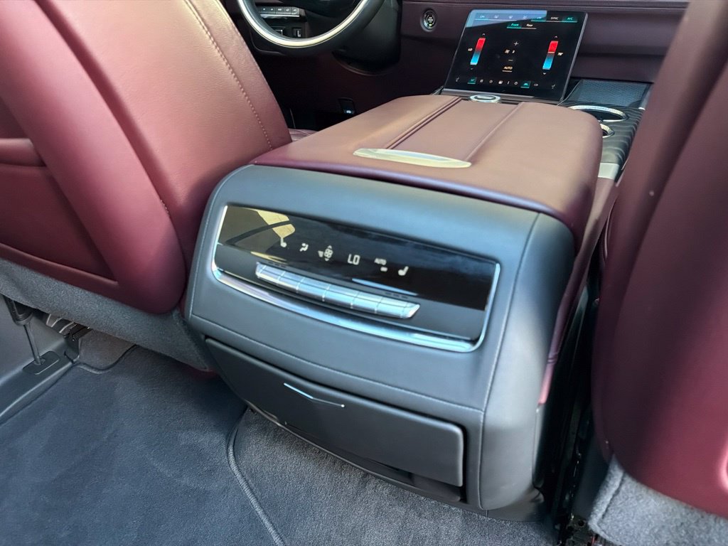 Used 2025 Cadillac Escalade Premium Luxury w/ Touring Package AWD/4WD image 40