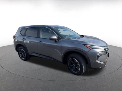 Used 2025 Nissan Rogue SV AWD/4WD image 2