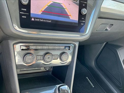 Certified 2021 Volkswagen Tiguan SE FWD image 16