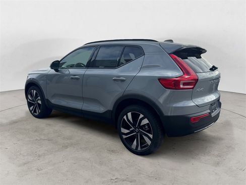 New 2026 Volvo XC40 B5 Plus w/ Protection Package Premier image 3