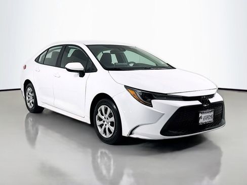Used 2020 Toyota Corolla LE image 3