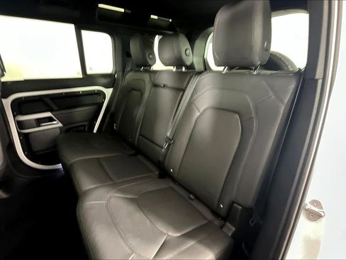 Used 2023 Land Rover Defender 110 S image 17