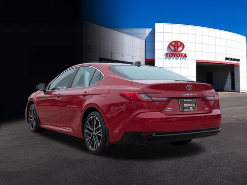 Used 2025 Toyota Camry XLE AWD/4WD image 7