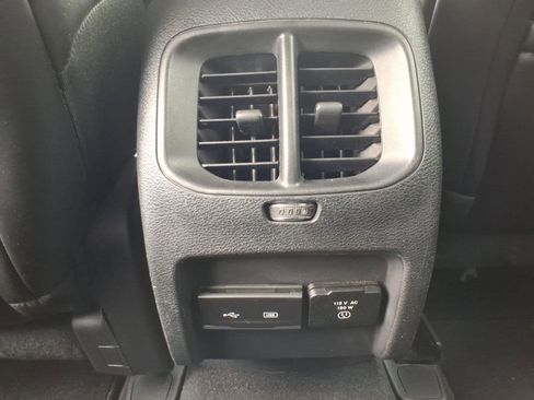 Used 2019 Jeep Cherokee Trailhawk w/ Cold Weather Group AWD/4WD image 16