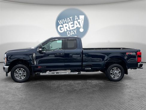 Used 2023 Ford F350 Lariat w/ Tow Technology Package image 7