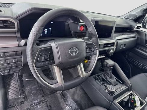 Certified 2024 Toyota Tacoma TRD Off-Road w/ TRD Off Road Upgrade Package AWD/4WD image 10