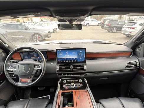 Used 2024 Lincoln Navigator Reserve image 24