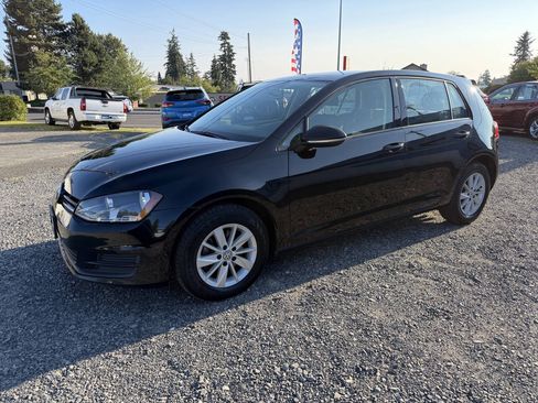 Used 2016 Volkswagen Golf S FWD image 6