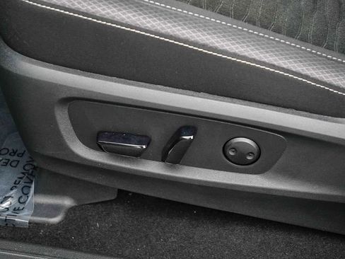 Used 2024 Nissan Pathfinder SV w/ SV Premium Package image 25