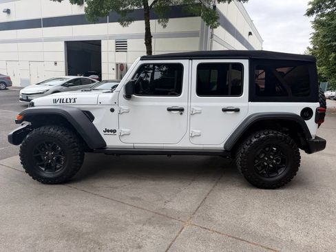 Used 2024 Jeep Wrangler Unlimited Sport AWD/4WD image 7