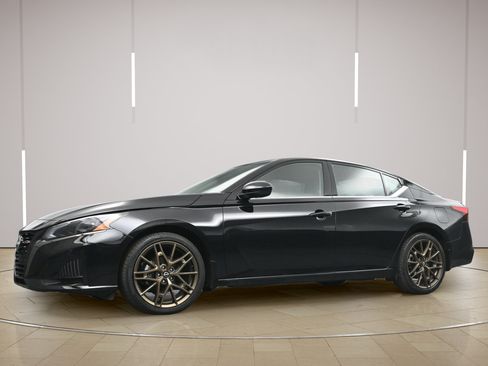 Certified 2025 Nissan Altima 2.5 SR FWD image 20