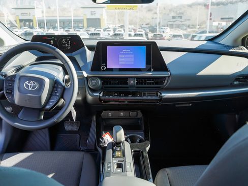 New 2026 Toyota Prius LE image 30