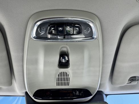 Used 2018 Volvo XC60 T5 Momentum w/ Vision Package image 13