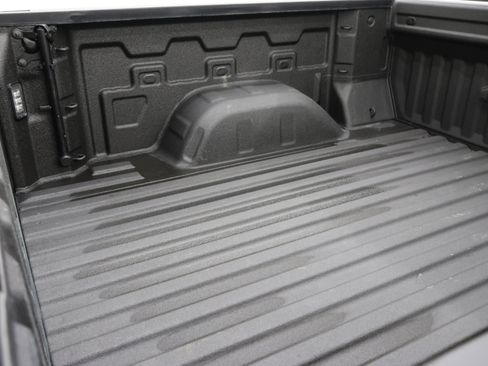 Used 2022 GMC Sierra 1500 AT4X image 5