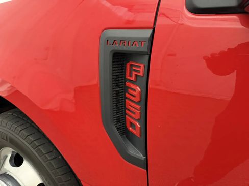 Used 2022 Ford F350 Lariat w/ Lariat Value Package RWD image 5