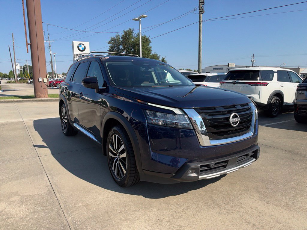 Used 2024 Nissan Pathfinder Platinum w/ Cargo Package FWD image 7