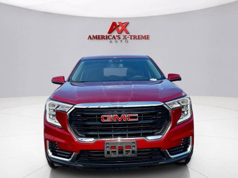 Used 2024 GMC Terrain SLE image 9