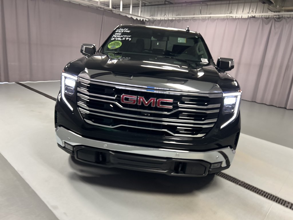 Used 2024 GMC Sierra 1500 SLT w/ SLT Premium Plus Package AWD/4WD image 2