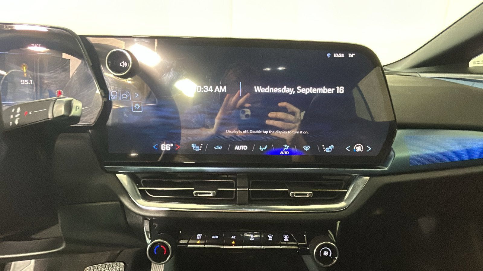 Used 2025 Chevrolet Equinox EV LT FWD image 27