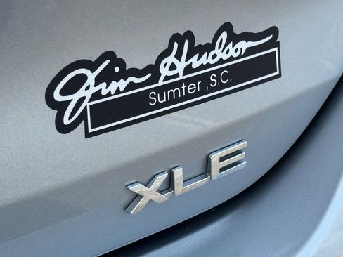 Used 2024 Toyota Highlander XLE image 11