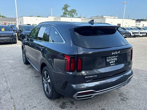 Certified 2023 Kia Sorento EX AWD/4WD image 3