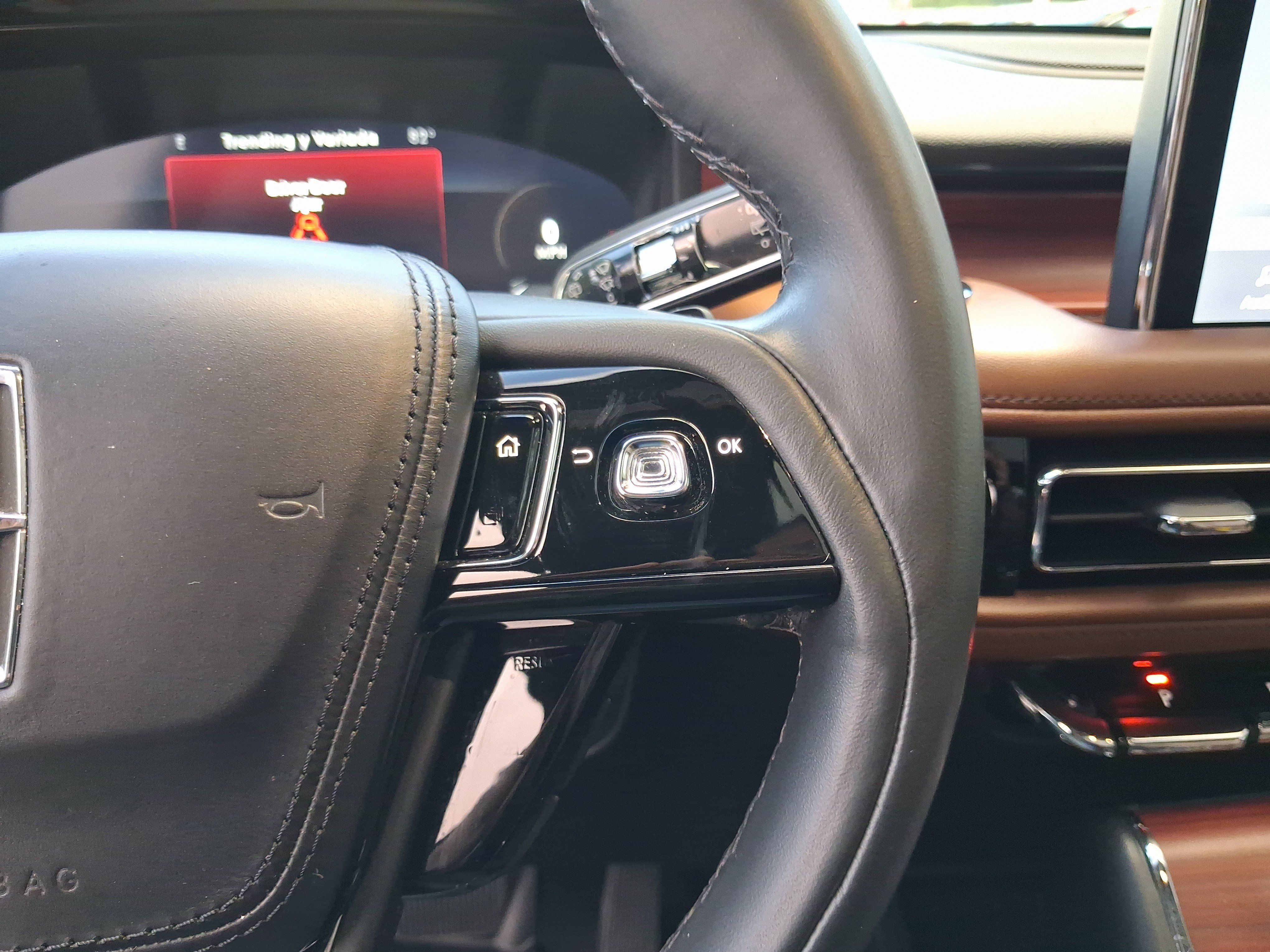 Certified 2023 Lincoln Aviator Reserve RWD image 19