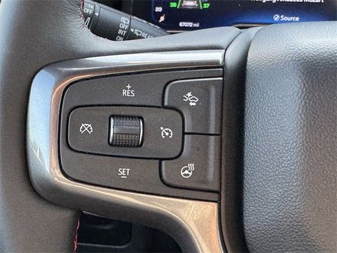 Used 2022 Chevrolet Suburban RST w/ Luxury Package image 16