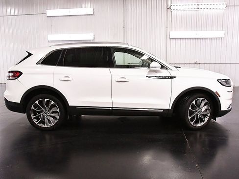 Used 2022 Lincoln Nautilus Reserve image 8