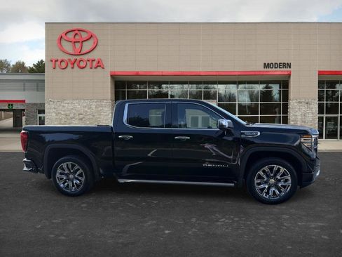 Used 2023 GMC Sierra 1500 Denali w/ Denali Reserve Package AWD/4WD image 4