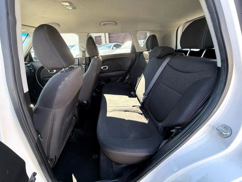 Used 2014 Kia Soul image 31