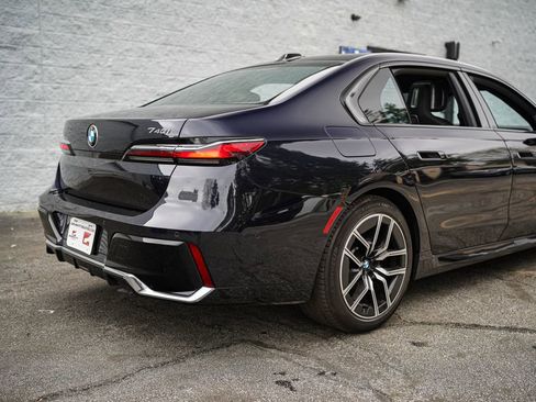 Used 2024 BMW 740i image 15