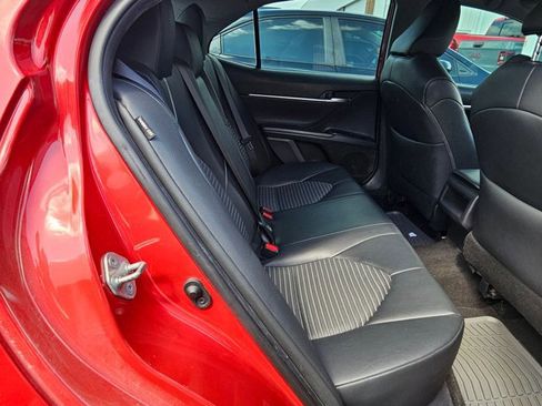 Used 2019 Toyota Camry SE w/ Convenience Package image 16