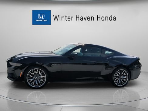 Used 2025 Ford Mustang GT Premium image 16