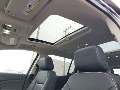 Used 2023 GMC Acadia Denali w/ Denali Ultimate Package AWD/4WD image 14