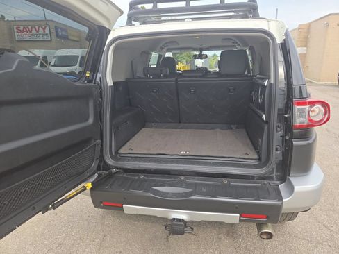 Used 2014 Toyota FJ Cruiser 4WD w/ Upgrade Package image 16