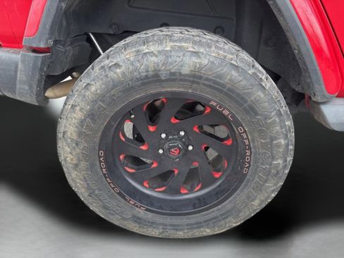 Used 2019 Jeep Wrangler Unlimited Sahara image 41