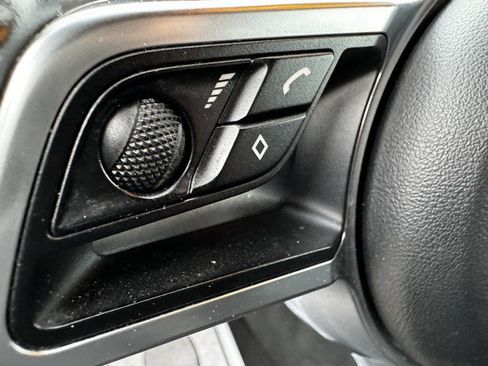 Used 2015 Porsche Macan S image 21