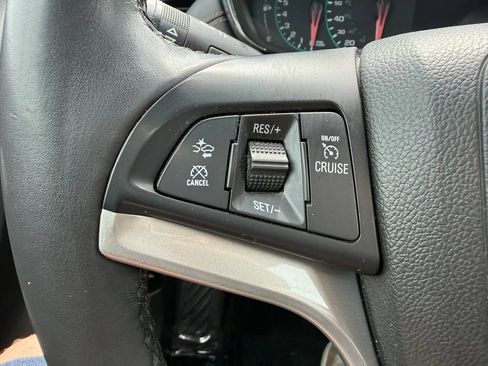 Used 2018 Chevrolet Trax Premier w/ Midnight Edition FWD image 16