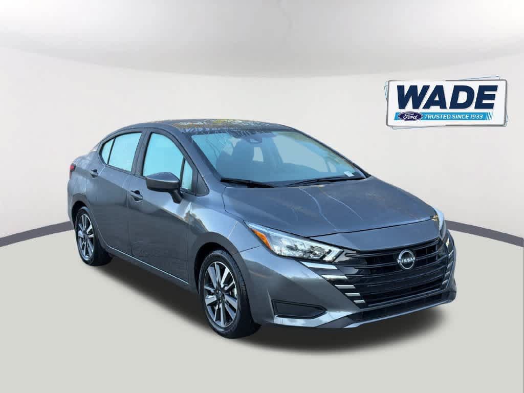 Used 2025 Nissan Versa SV FWD image 3