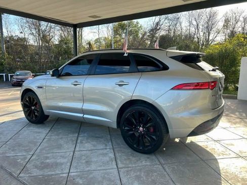 Used 2017 Jaguar F-PACE S image 2