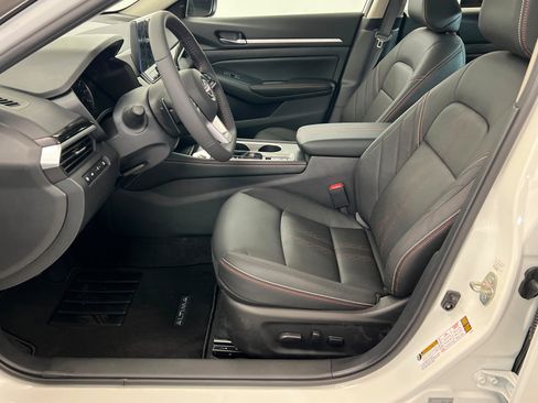 New 2026 Nissan Altima 2.5 SR image 17