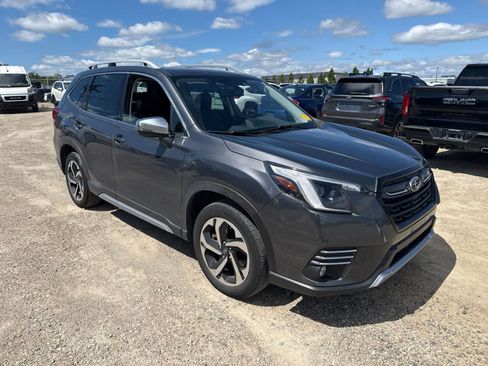 Used 2023 Subaru Forester Touring w/ Popular Package #2 AWD/4WD image 4