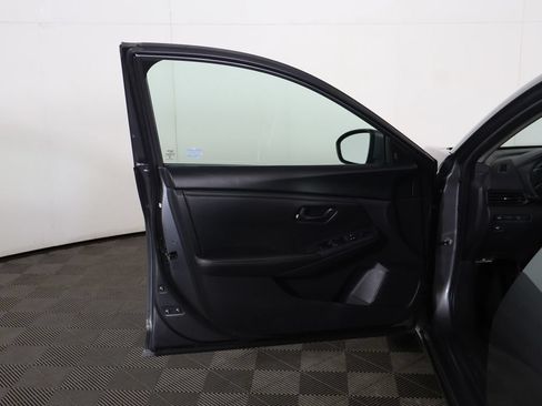 Used 2024 Nissan Sentra S FWD image 15