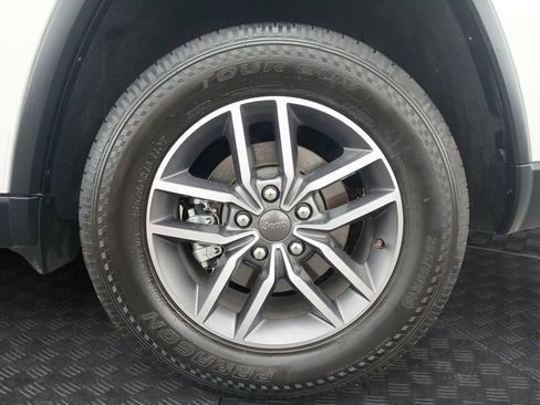 Used 2021 Jeep Grand Cherokee Limited w/ Sun & Sound Group RWD image 23