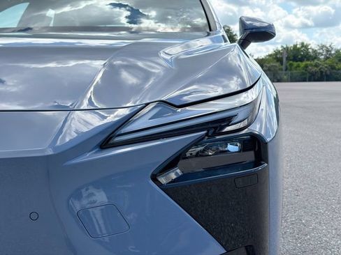 New 2026 Lexus ES 350e w/ Convenience Package FWD image 9