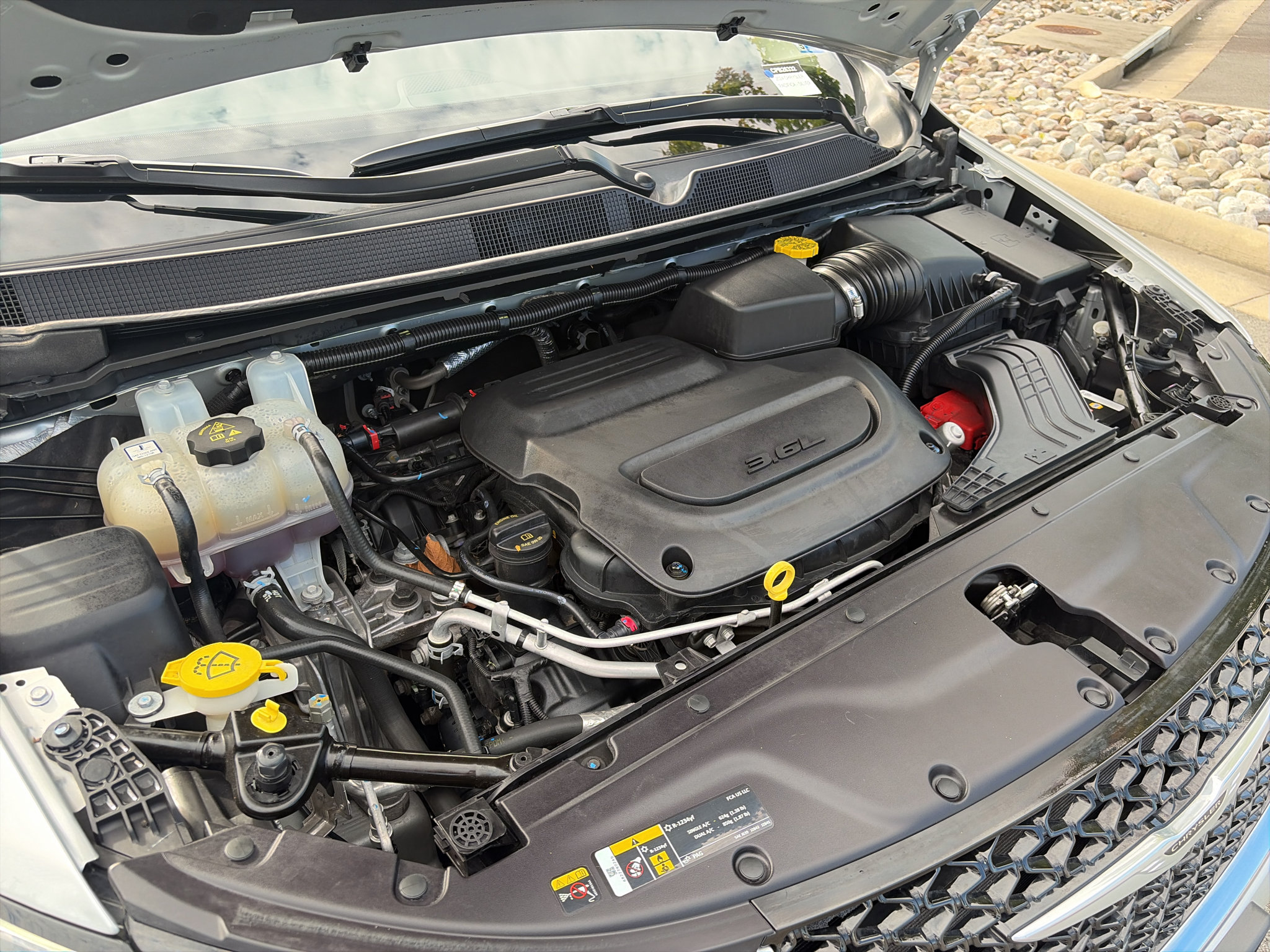 Used 2024 Chrysler Pacifica Touring-L FWD image 30